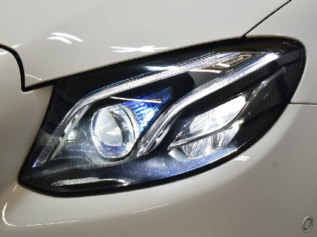 MERCEDES BENZ E CLAS 2017 Image 31