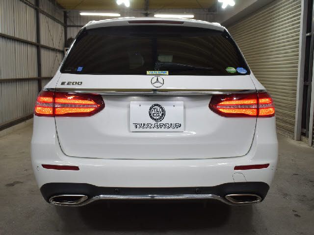 MERCEDES BENZ E CLAS 2017 Image 31