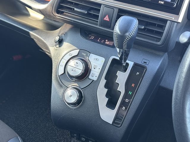 TOYOTA SIENTA HYBRID 2020 Image 31