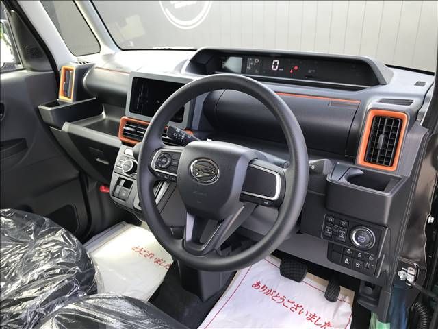 DAIHATSU TANTO FAN CROSS 2025 Image 31