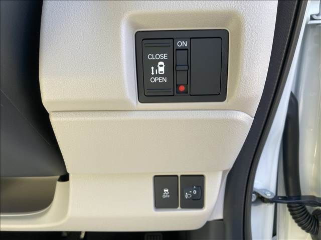 HONDA N BOX 2025 Image 31