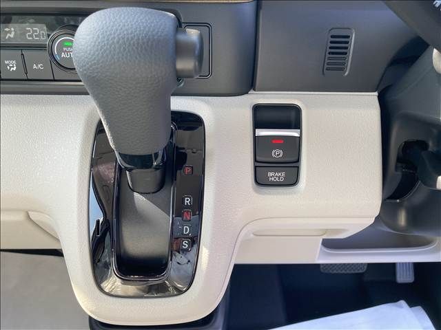 HONDA N BOX 2025 Image 31