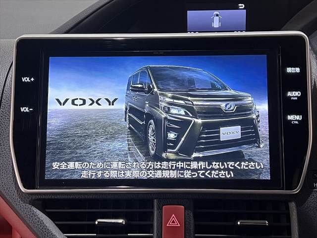 TOYOTA VOXY HYBRID 2017 Image 31
