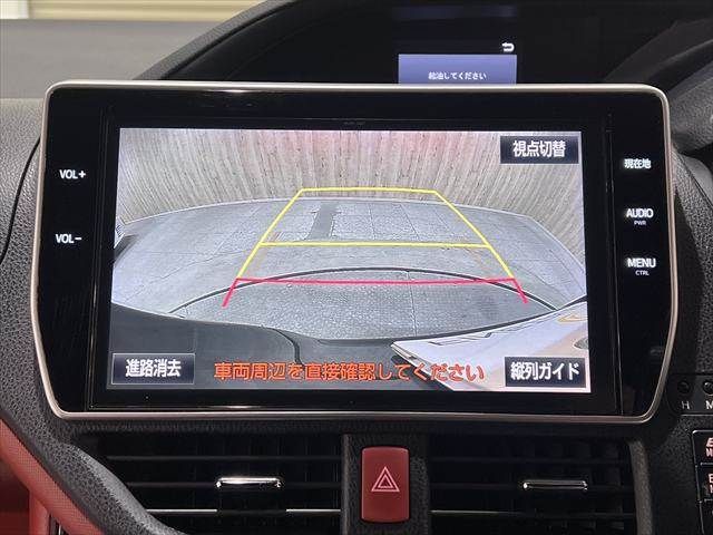 TOYOTA VOXY HYBRID 2017 Image 31