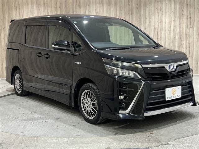 TOYOTA VOXY HYBRID 2017 Image 31