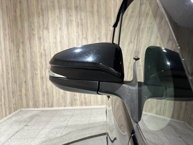 TOYOTA VOXY HYBRID 2017 Image 31