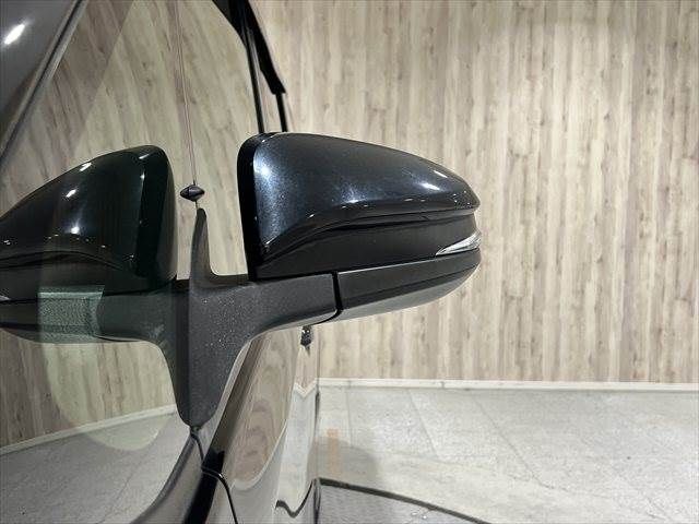 TOYOTA VOXY HYBRID 2017 Image 31