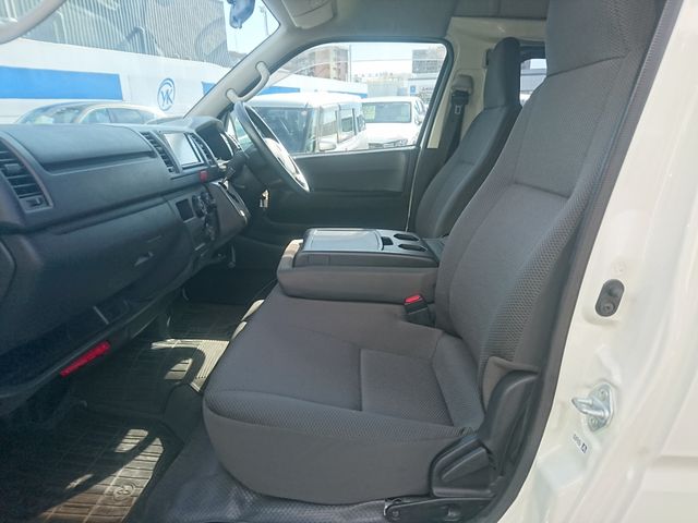 TOYOTA HIACE VAN 2WD 2019 Image 31