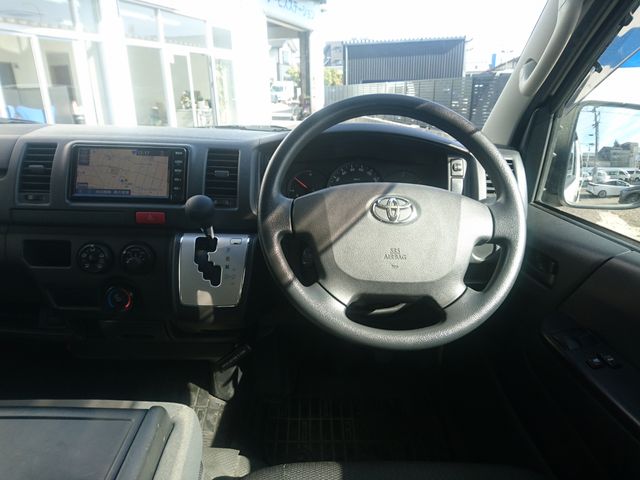 TOYOTA HIACE VAN 2WD 2019 Image 31