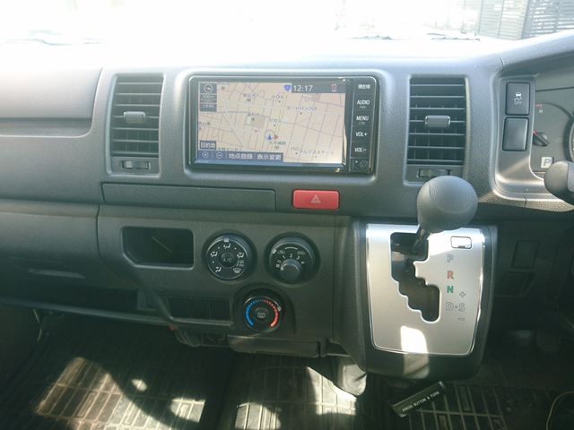 TOYOTA HIACE VAN 2WD 2019 Image 31