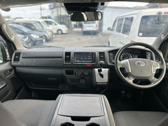 TOYOTA HIACE VAN 1.15T 2WD 2020 Image 31