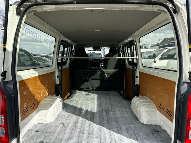 TOYOTA HIACE VAN 1.15T 2WD 2020 Image 31