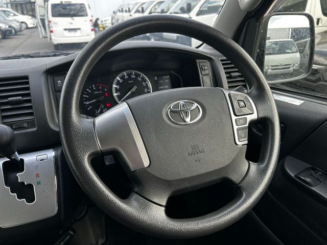 TOYOTA HIACE VAN 1.15T 2WD 2020 Image 31
