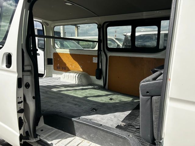 TOYOTA HIACE VAN 1.15T 2WD 2020 Image 31