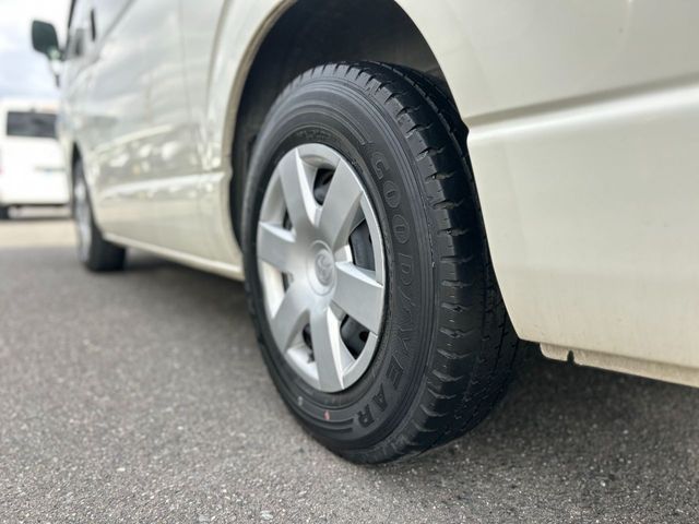 TOYOTA HIACE VAN 1.15T 2WD 2020 Image 31