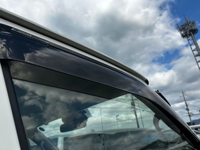 TOYOTA HIACE VAN 1.15T 2WD 2020 Image 31