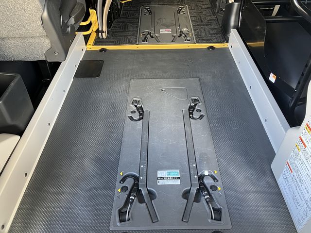 TOYOTA HIACE VAN 4WD 2020 Image 31