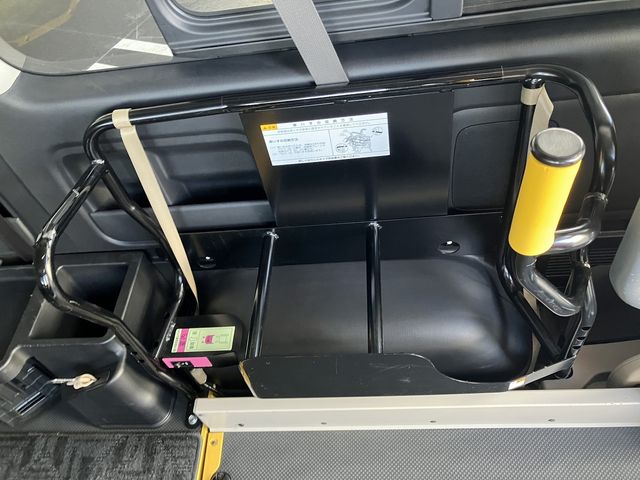 TOYOTA HIACE VAN 4WD 2020 Image 31