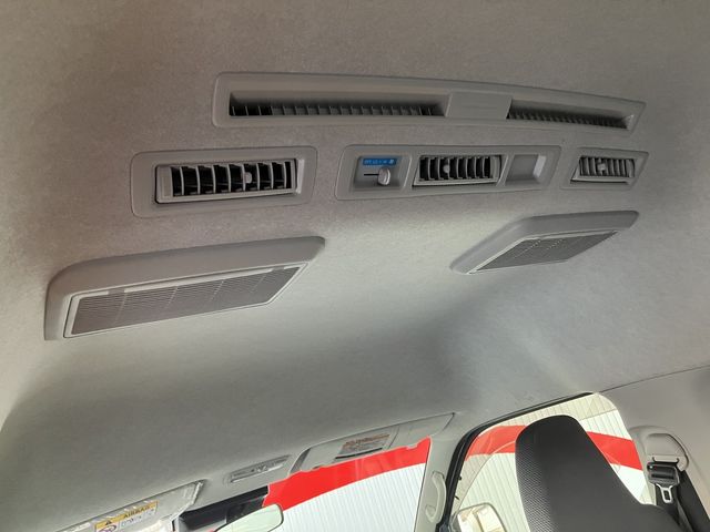 TOYOTA HIACE VAN 4WD 2020 Image 31