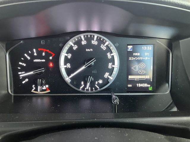 TOYOTA HIACE VAN 4WD 2020 Image 31