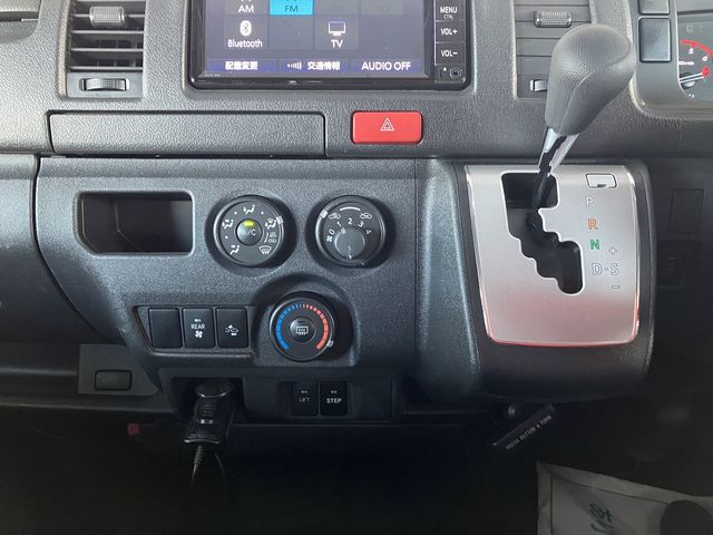 TOYOTA HIACE VAN 4WD 2020 Image 31