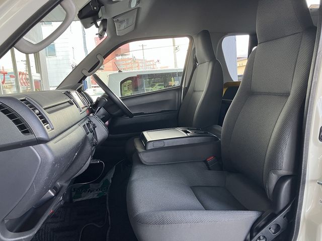 TOYOTA HIACE VAN 4WD 2020 Image 31