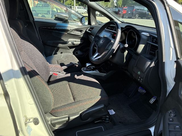 HONDA FIT HYBRID 2015 Image 31