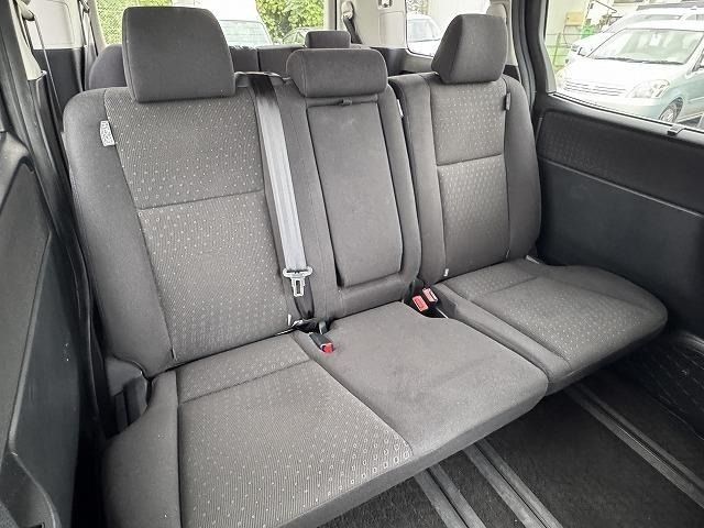 TOYOTA VOXY 2014 Image 31