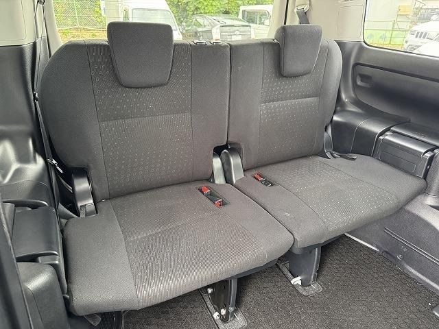 TOYOTA VOXY 2014 Image 31