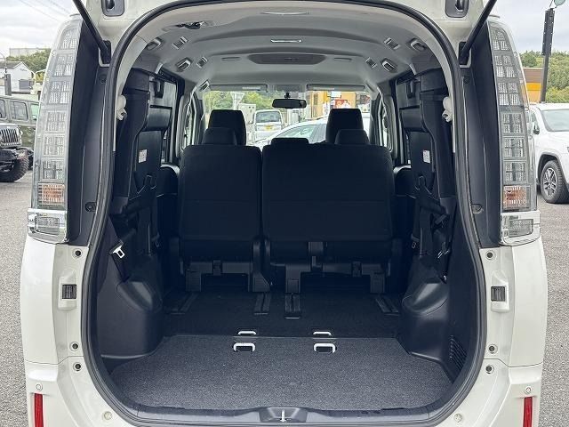 TOYOTA VOXY 2014 Image 31