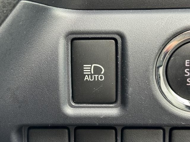 TOYOTA VOXY 2014 Image 31