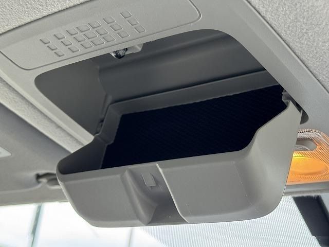 TOYOTA VOXY 2014 Image 31