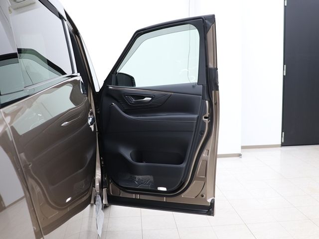 TOYOTA ALPHARD HYBRID 2025 Image 31