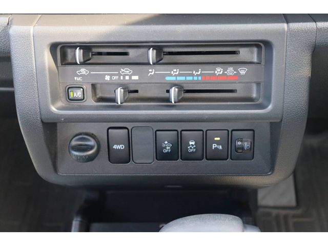 DAIHATSU HIJET TRUCK 4WD 2021 Image 31