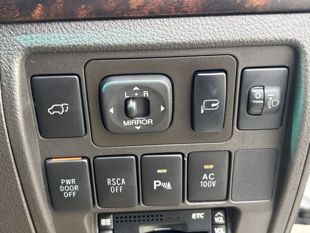 TOYOTA LANDCRUISER WAGON 2010 Image 31