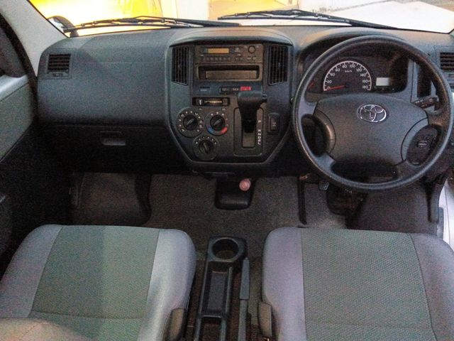 TOYOTA TOWNACE VAN 4WD 2018 Image 31