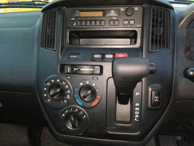 TOYOTA TOWNACE VAN 4WD 2018 Image 31