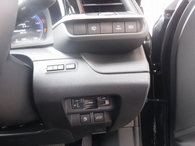 TOYOTA CROWN ESTATE 4WD 2025 Image 31