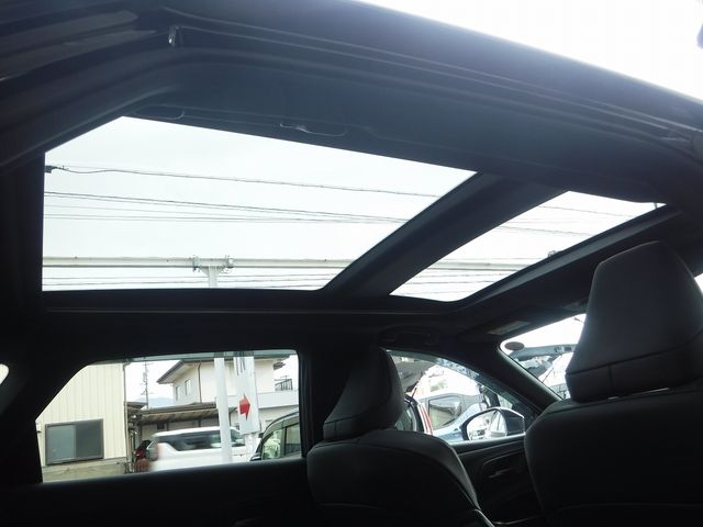 TOYOTA CROWN ESTATE 4WD 2025 Image 31