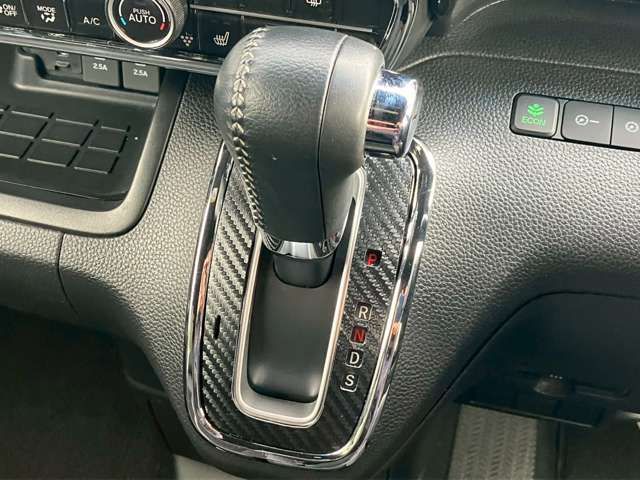 HONDA N BOX CUSTOM 2020 Image 31