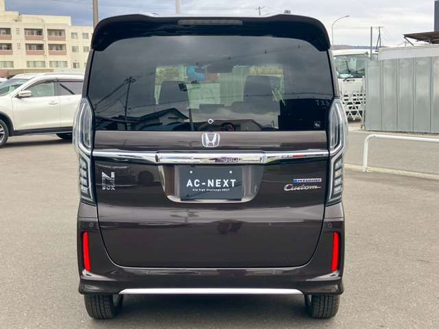 HONDA N BOX CUSTOM 2020 Image 31