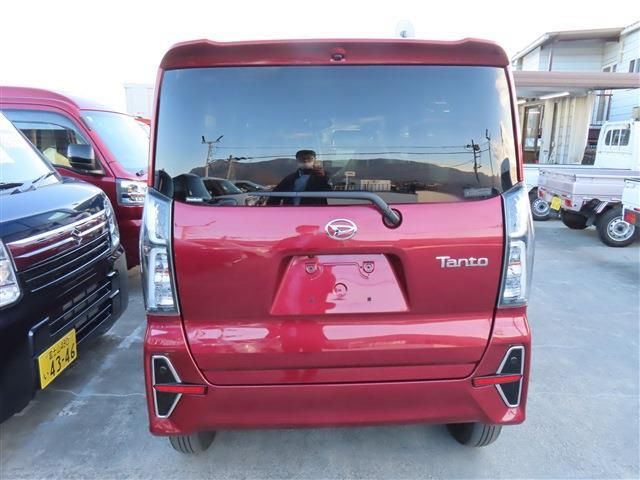 DAIHATSU TANTO CUSTOM 4WD 2022 Image 31