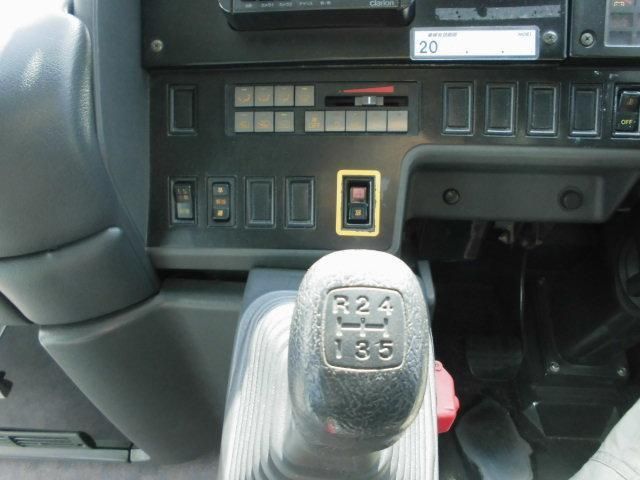 HINO BLUE RIBBON 2002 Image 31