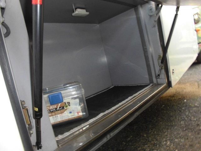 HINO BLUE RIBBON 2002 Image 31