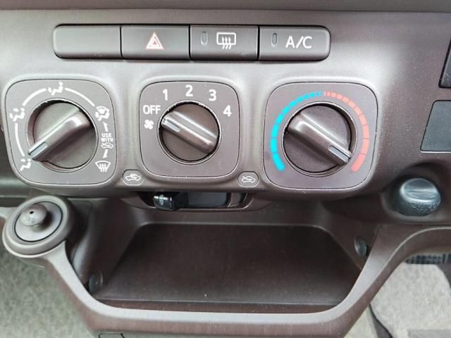 TOYOTA PASSO 2014 Image 31