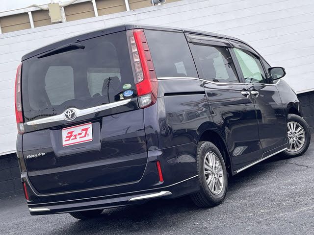 TOYOTA ESQUIRE 2015 Image 31