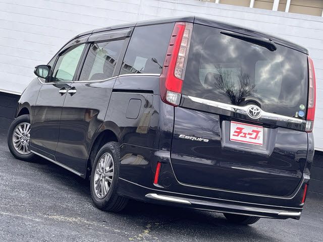 TOYOTA ESQUIRE 2015 Image 31