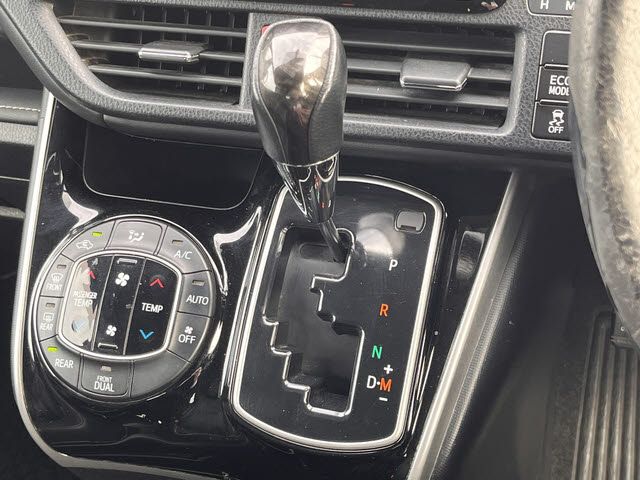 TOYOTA ESQUIRE 2015 Image 31