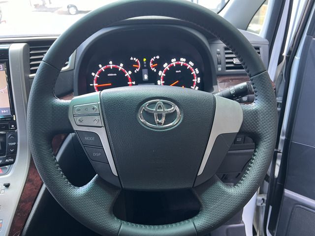 TOYOTA ALPHARD 2013 Image 31