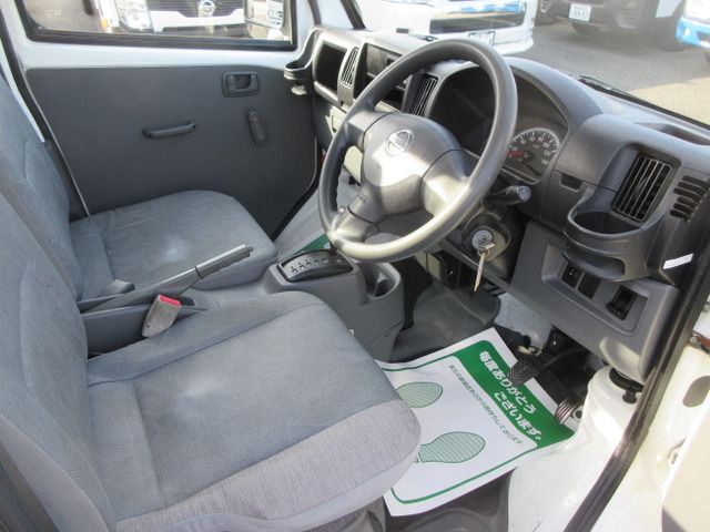 NISSAN CLIPPER TRUCK 2010 Image 31